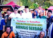 Kehadiran Bupati Egi Jadi Kejutan Puluhan Wartawan Saat Bagi Takjil di Kalianda