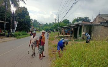 Sinergi Pimpinan dan Warga, Kades Seloretno Pimpin Gotong Royong Serentak di 6 Dusun