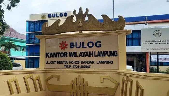 ‎SWASEMBADA 2027 TERANCAM: GUDANG BULOG LAMPUNG PENUH, JAWABAN DITUNDA    ‎Wapres Gibran Sidak, Bara JP Ultimatum, Bulog: “Tunggu Pimwil”