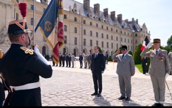 Presiden Prabowo Hadiri Upacara Kenegaraan di Prancis, Disambut Penghormatan Militer di Les Invalides