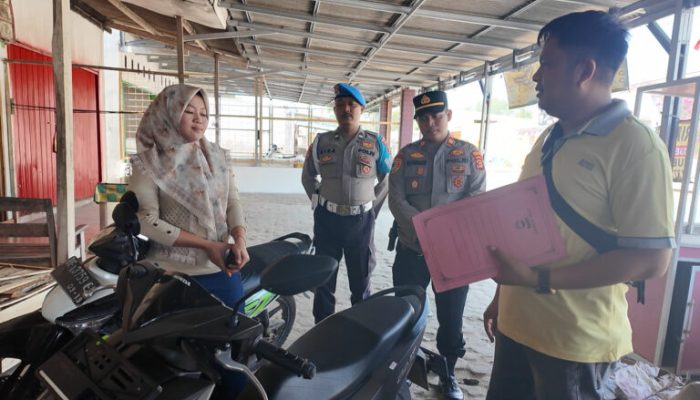 Ibu Rumah Tangga di Lampung Selatan Menangis Haru, Motor Curian Dikembalikan Polisi Hingga ke Warung