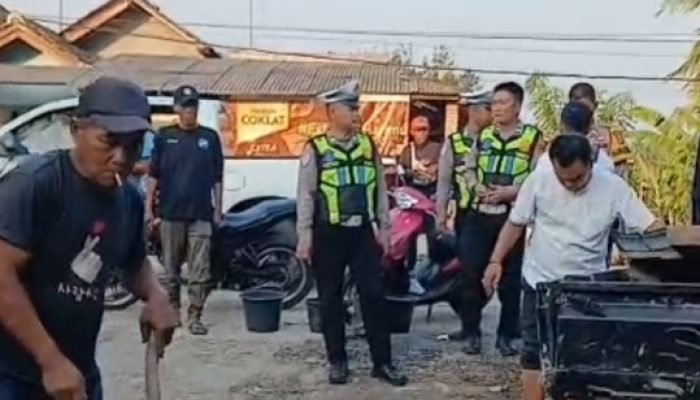 Mobil Pondok Pesantren Diduga Hilang Kendali di Kalianda, Tabrak Rumah Warga, Dua Orang Tewas