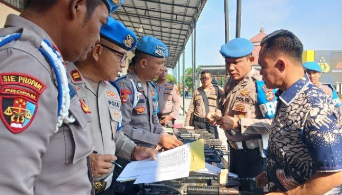 Bidpropam Polda Lampung Periksa Senjata Api Dinas di Polres Lampung Selatan