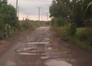 ‎Rumah Wabup Jadi Sorotan, Warga Candipuro Tuntut Proyek Jalan Tak Lagi Asal Jadi    ‎