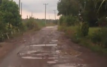 ‎Rumah Wabup Jadi Sorotan, Warga Candipuro Tuntut Proyek Jalan Tak Lagi Asal Jadi    ‎