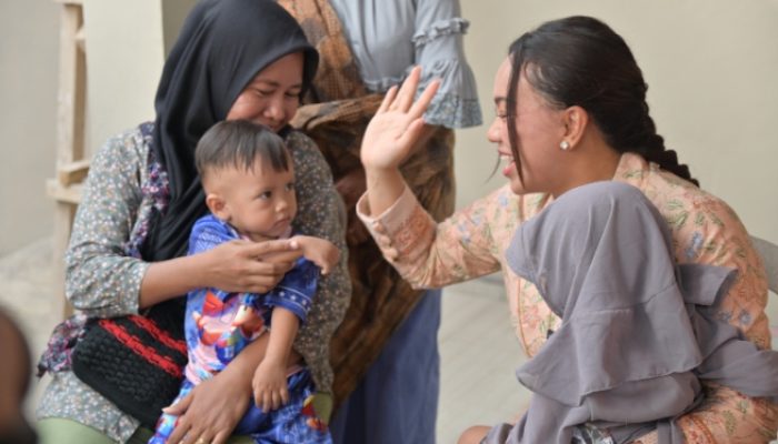 Ketua TP PKK Lampung Selatan Terjun Langsung Pantau Anak Berisiko Stunting, Ini Sasaran Bansos yang Diberikan