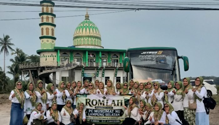 Ziarah dan Muktamar: 50 Anggota Muslimat NU Lampung Selatan Bertolak ke Jombang