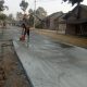 ‎LAPOR PAK BUPATI: Jalan Rabat Beton Hampir Rp1 Miliar Baru Selesai, Sudah Retak Patah  ‎  ‎
