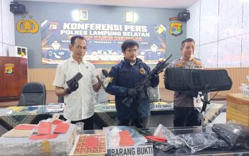 DI BAKAUHENI Pria Kabur Saat Diperiksa, Senapan AR-15 Ditemukan,Tiga Orang Ditetapkan Tersangka  ‎