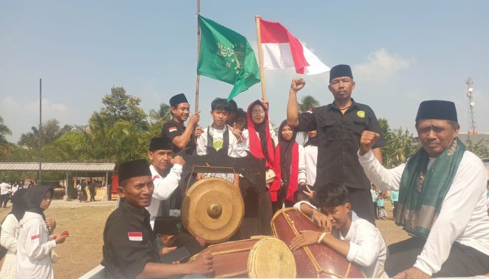 Pawai Hari Santri di Karang Anyar Meriah, Diikuti Pesantren dan Masyarakat dari Sejumlah Desa