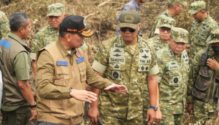 ‎Pangdam XXII/TB Dampingi Kasad dan Kepala BNPB Tinjau Penanganan Karhutla di Kalsel dan Kalteng